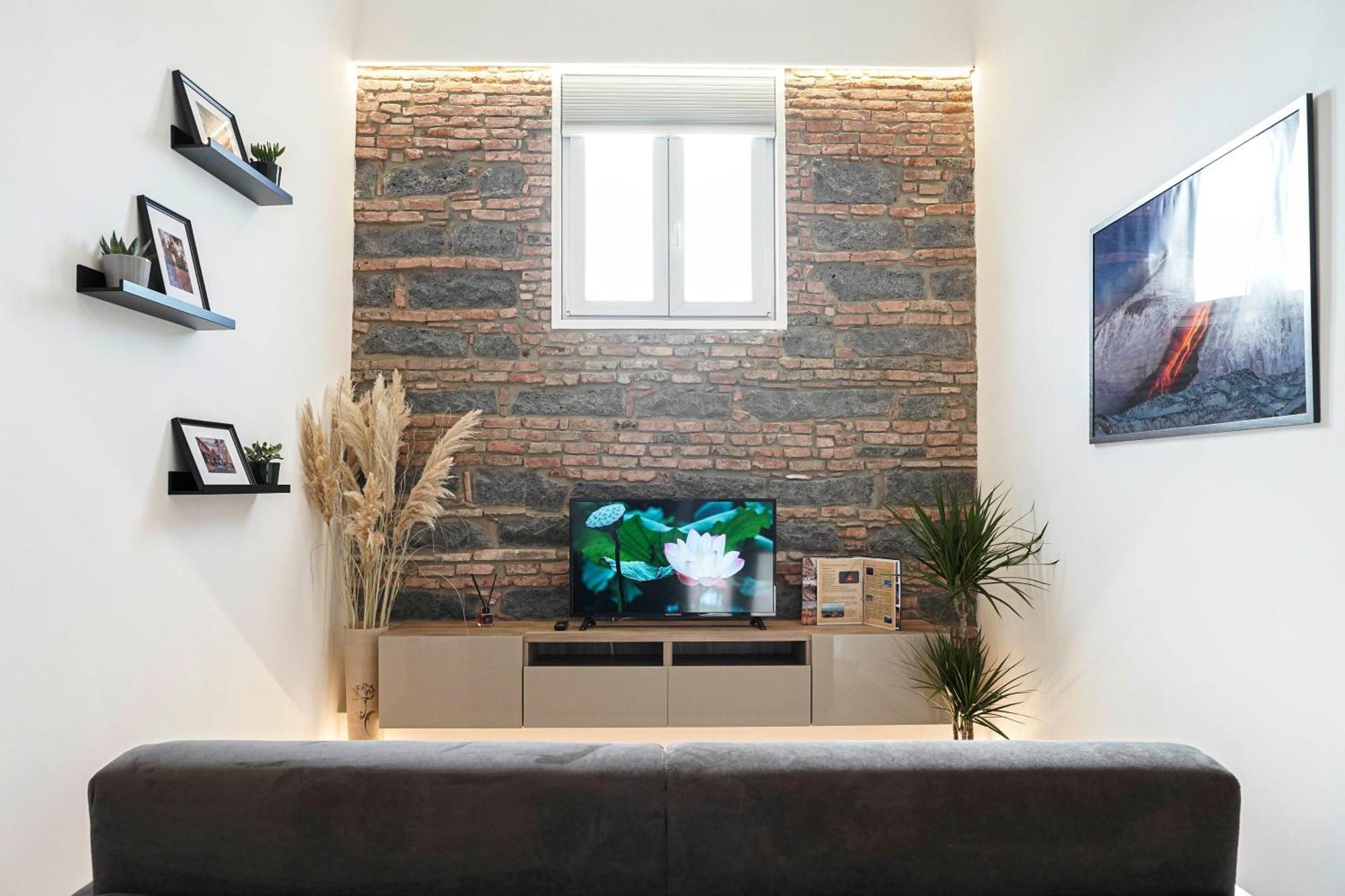 Domus 25 *