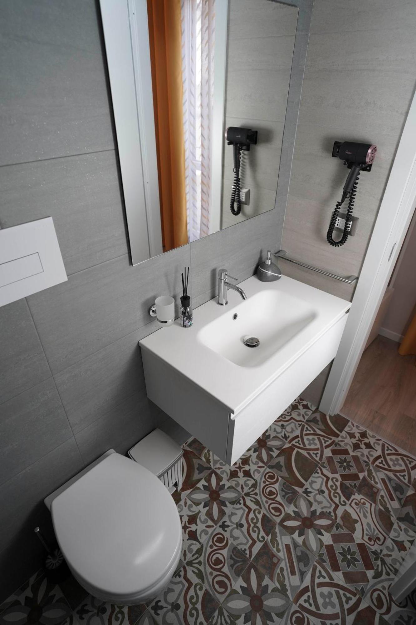Domus 25 *